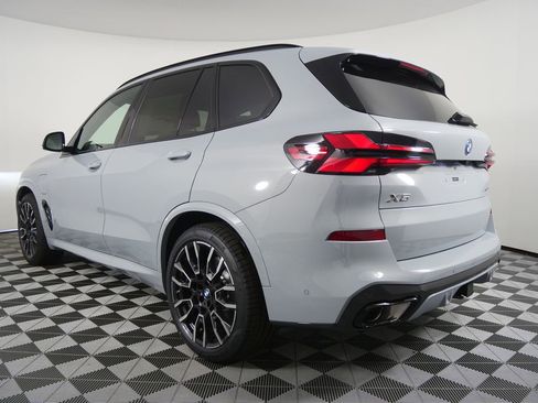 New 2026 BMW X5 xDrive50e w/ M Sport Package image 5