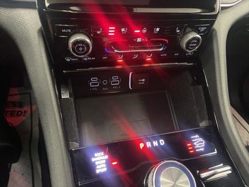 Certified 2022 Jeep Grand Cherokee L Overland w/ Luxury Tech Group IV image 30