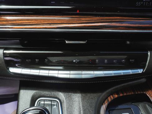 Used 2023 Cadillac Escalade Premium Luxury AWD/4WD image 29