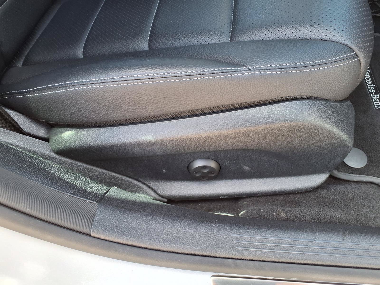 Used 2018 Mercedes-Benz C 300 Sedan image 13
