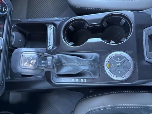 Used 2025 Ford Bronco Outer Banks AWD/4WD image 17