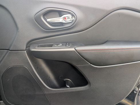 Certified 2022 Jeep Cherokee Trailhawk w/ Sun, Sound & Nav Group image 37