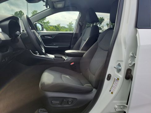 Certified 2025 Toyota RAV4 XLE AWD/4WD image 16