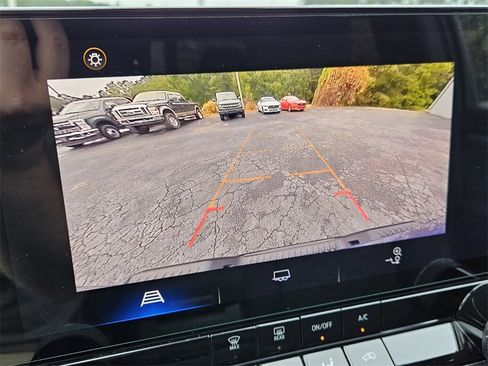 Used 2024 Chevrolet Colorado Z71 w/ Advanced Trailering Package image 19