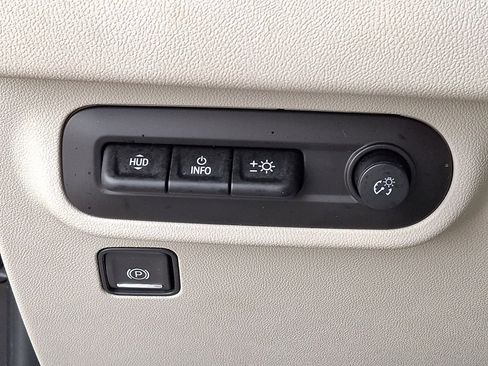 Used 2022 GMC Terrain Denali image 18