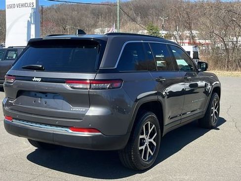 Used 2024 Jeep Grand Cherokee Limited image 6
