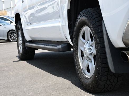 Used 2017 Toyota Tundra SR5 w/ SR5 Upgrade Package AWD/4WD image 10