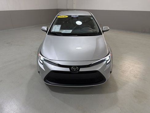 Used 2026 Toyota Corolla LE FWD image 3
