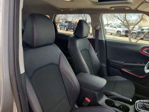 Used 2023 Kia Soul GT-Line image 10