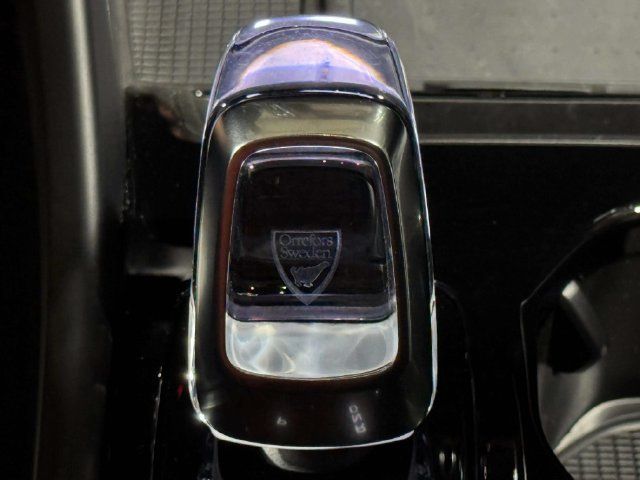 Used 2025 Volvo XC40 B5 Ultra w/ Climate Package AWD/4WD image 17