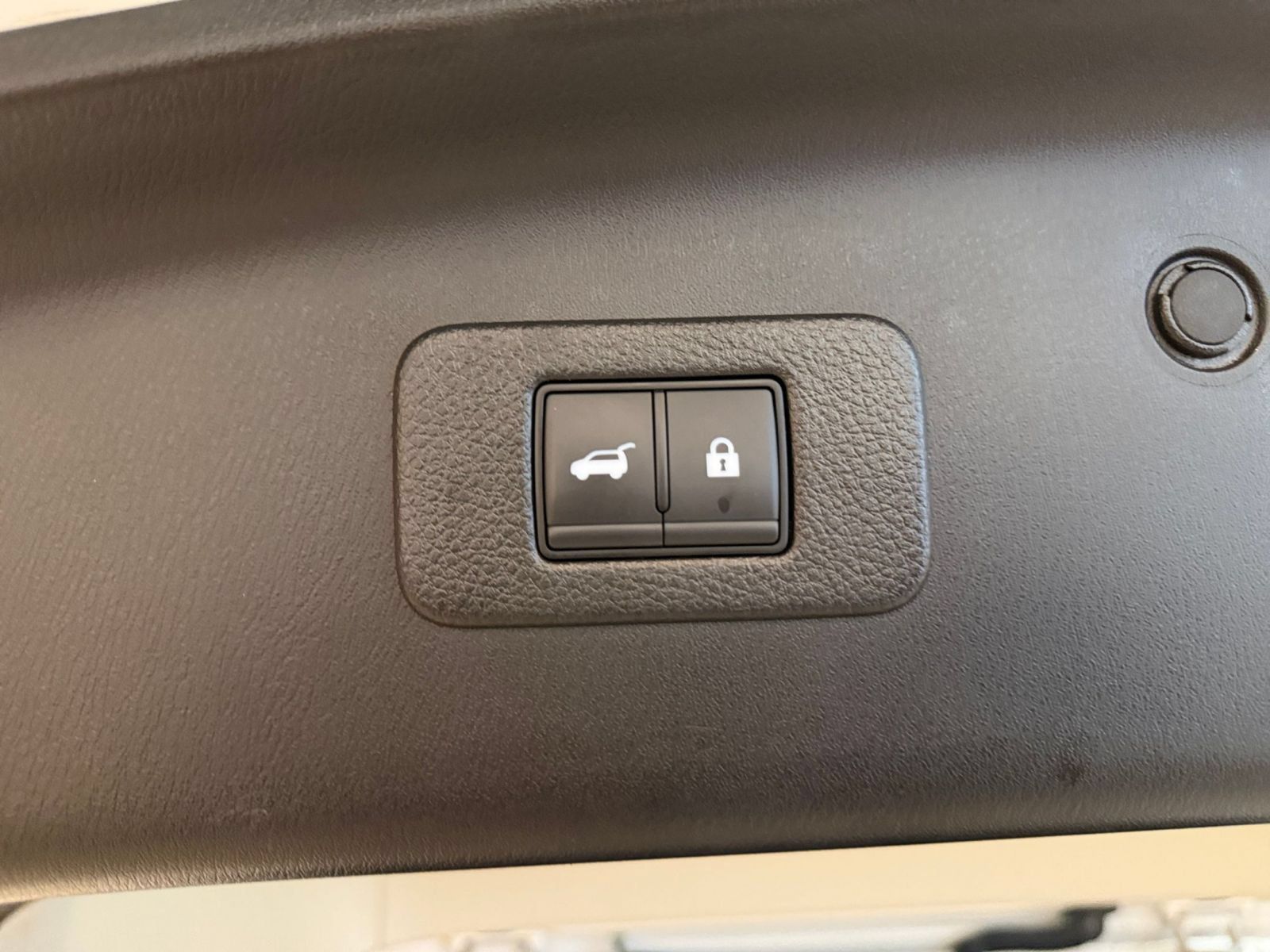 Used 2024 Nissan Armada SL RWD image 22