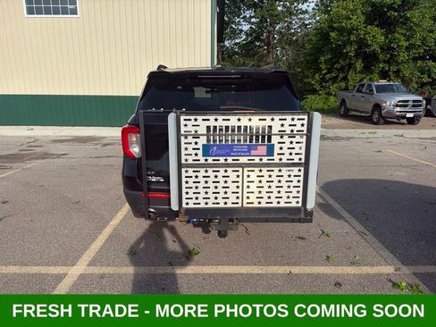 Used 2022 Ford Explorer XLT w/ Equipment Group 202A AWD/4WD image 3
