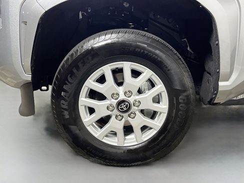 Used 2025 Toyota Tacoma SR5 image 14