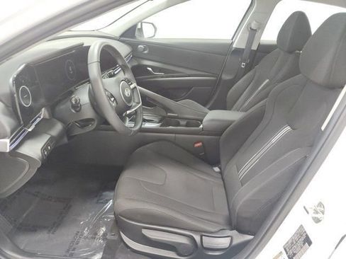 Used 2024 Hyundai Elantra SEL w/ Convenience Package FWD image 20