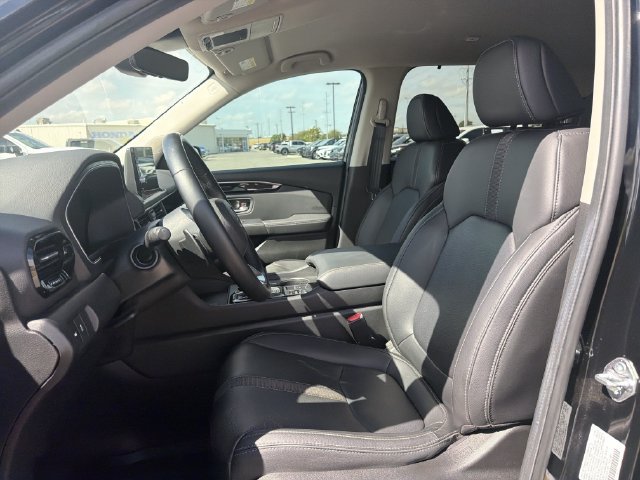 Used 2025 Honda Pilot EX-L image 11