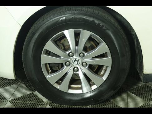 Used 2014 Honda Odyssey EX image 10