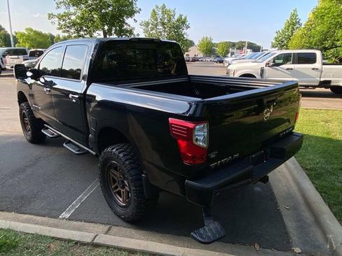 Used 2021 Nissan Titan SV w/ SV Convenience Package AWD/4WD image 31