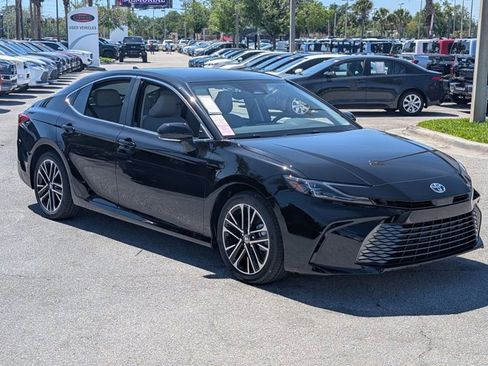 New 2026 Toyota Camry XLE image 7