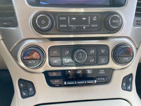 Used 2020 GMC Yukon Denali w/ Denali Premium Package image 27