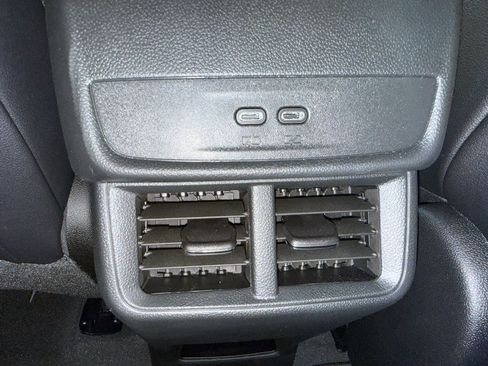 New 2026 Chevrolet Equinox LT w/ Convenience Package II AWD/4WD image 15
