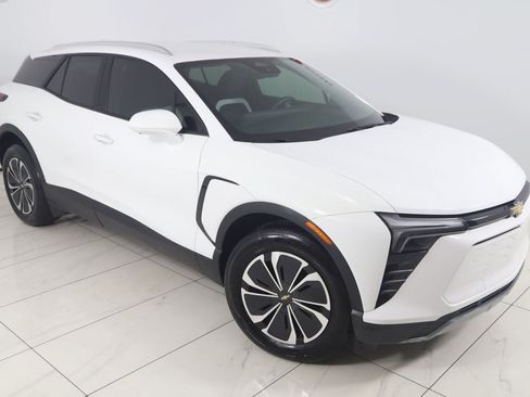 Used 2025 Chevrolet Blazer EV LT AWD/4WD image 16