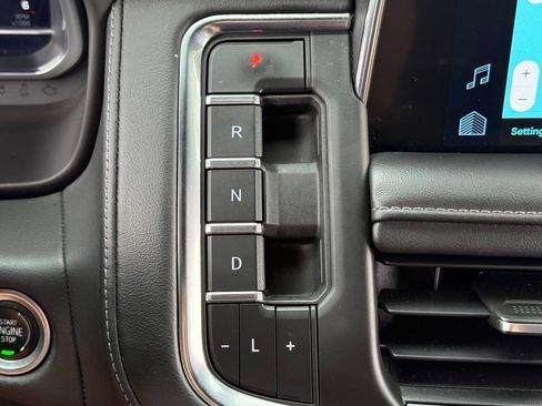 Used 2022 Chevrolet Tahoe LT w/ LT Signature Package AWD/4WD image 22
