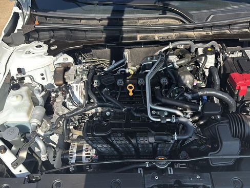 Used 2025 Nissan Altima 2.5 SV FWD image 31