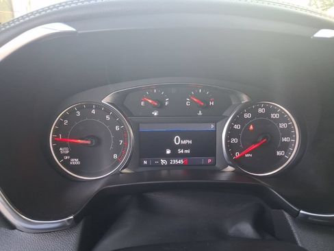 Used 2025 Chevrolet Blazer LT FWD image 2