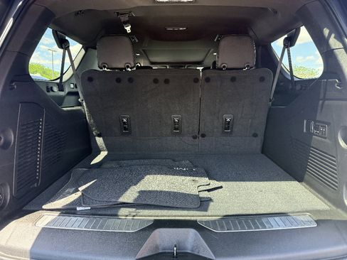 Used 2023 GMC Yukon XL Denali AWD/4WD image 26