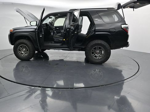 Used 2019 Toyota 4Runner TRD Off-Road AWD/4WD image 28