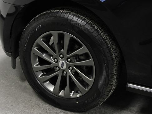 Used 2020 Ford Expedition Limited image 10