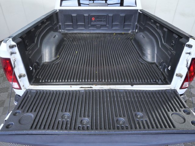 Used 2017 RAM 1500 Classic SLT RWD image 23