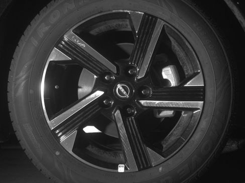 Used 2025 Nissan Sentra SV FWD image 16