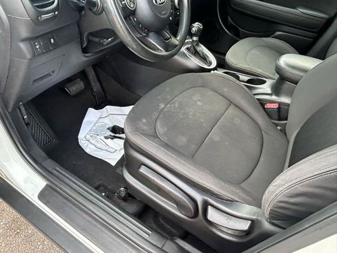 Used 2014 Kia Soul FWD image 12