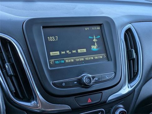 Used 2018 Chevrolet Equinox LT image 22