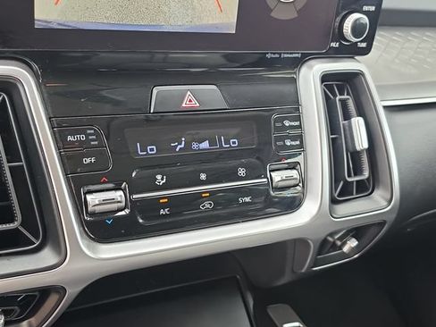 Used 2022 Kia Sorento S FWD image 25