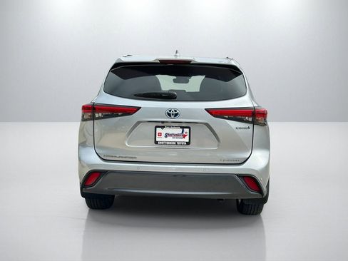 Used 2021 Toyota Highlander Limited AWD/4WD image 6