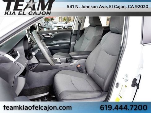 Used 2024 Toyota RAV4 XLE AWD/4WD image 15