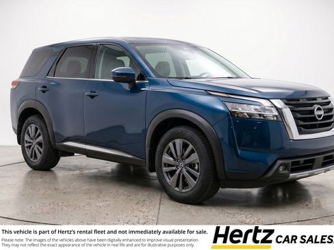 Used 2025 Nissan Pathfinder SV image 1
