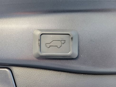 Used 2024 Toyota RAV4 XLE image 9