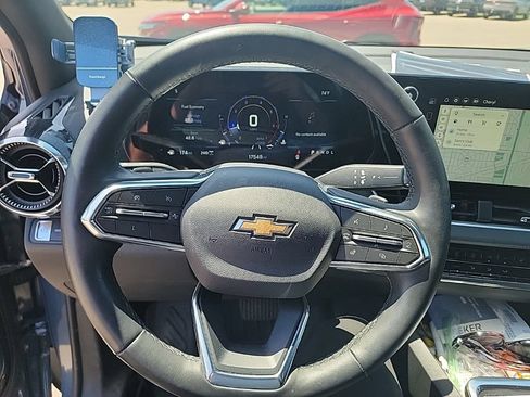 Used 2025 Chevrolet Equinox LT AWD/4WD image 27