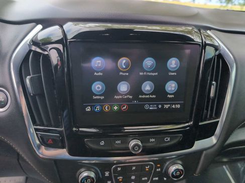 Used 2023 Chevrolet Traverse LT FWD image 14