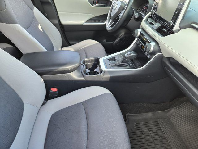 Used 2021 Toyota RAV4 XLE w/ Convenience Package AWD/4WD image 15