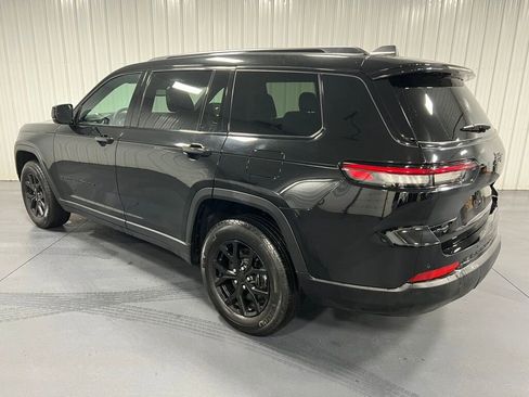 Used 2024 Jeep Grand Cherokee L Laredo image 18