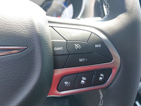 New 2026 Chrysler Pacifica Select FWD image 18