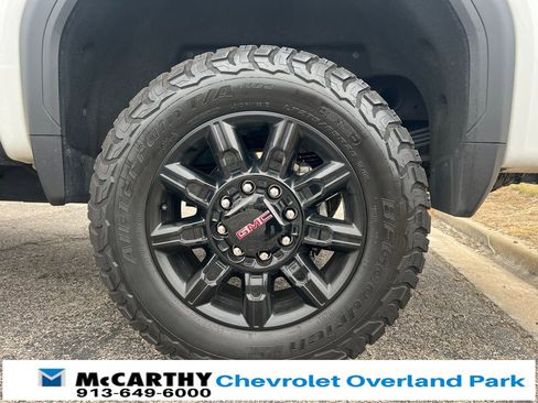 Used 2024 GMC Sierra 2500 AT4 w/ AT4 Premium Plus Package image 9