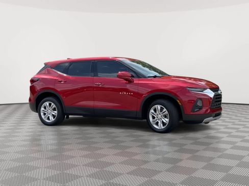 Used 2021 Chevrolet Blazer LT FWD image 2