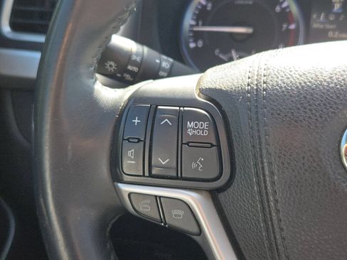 Used 2016 Toyota Highlander XLE FWD image 22
