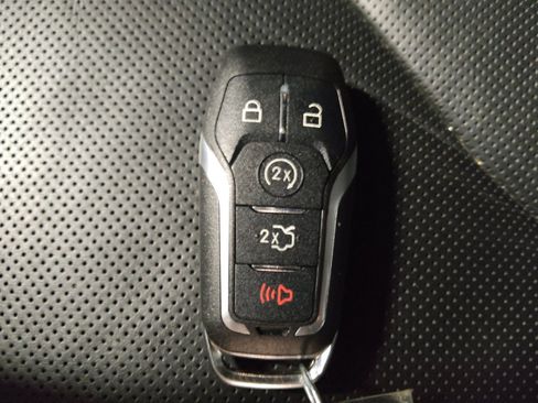Used 2016 Lincoln MKX Reserve w/ Technology Package AWD/4WD image 32