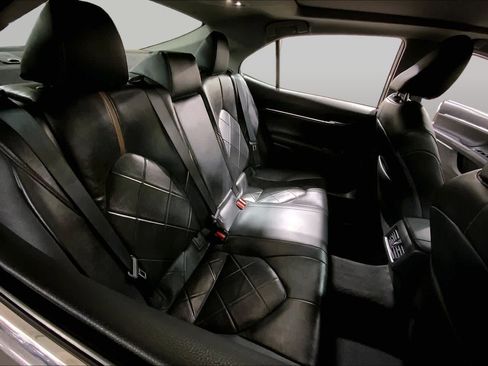 Used 2019 Toyota Camry XLE FWD image 20